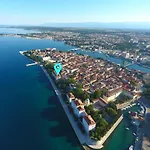 Lux Zadar No.6